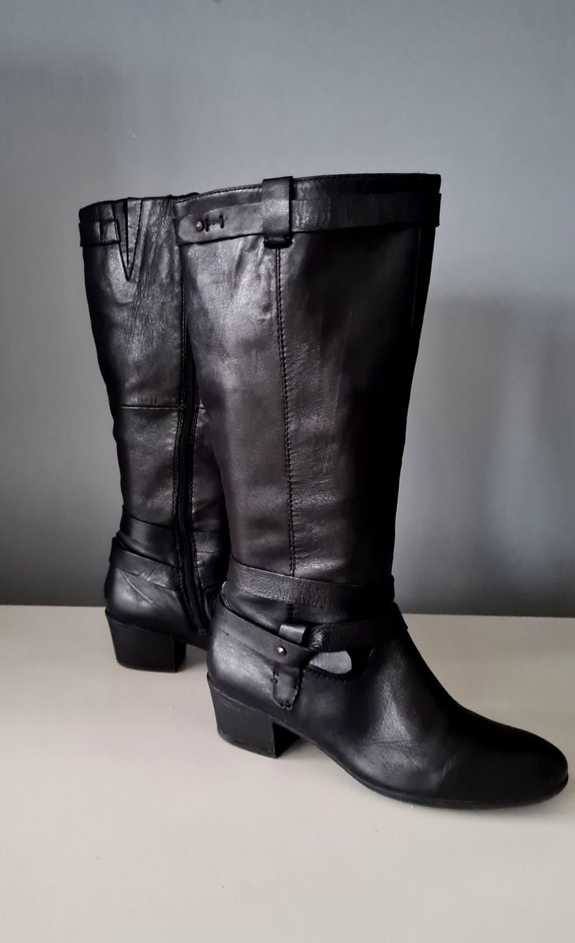 Scarpe da donna: Bottes cuir pointure 41 – Usato da Thônex venduto da AneleManele