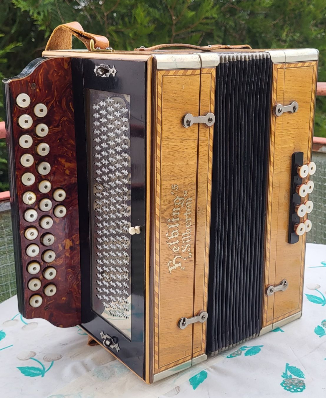 Strumenti musicali: Accordéon Helbilng Silberton – Usato da Penthalaz venduto da EvandroLuz 1