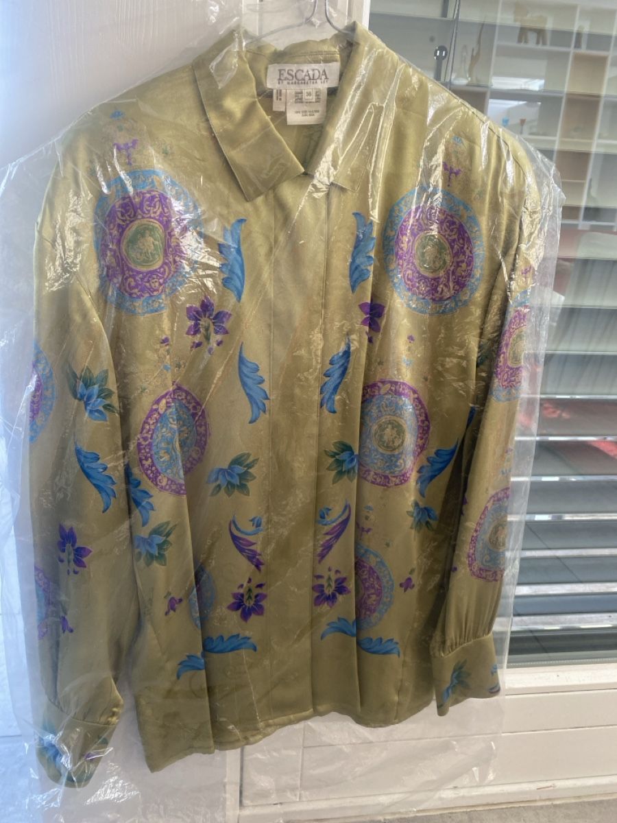 Camicette: Escada Bluse – Nuovo (secondo la descrizione) da Sargans venduto da Nikelmaker