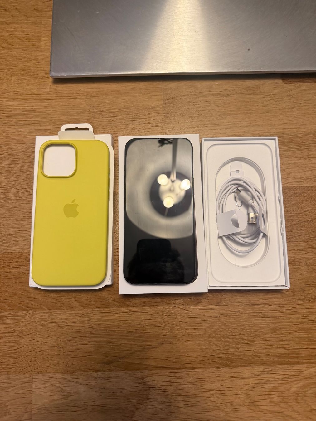Apple Handys / Smartphones: Apple iPhone 16 Pro Max 256gb Black Titanium – Neu (gemäss Beschreibung) aus St. Gallen von ka_mo 1