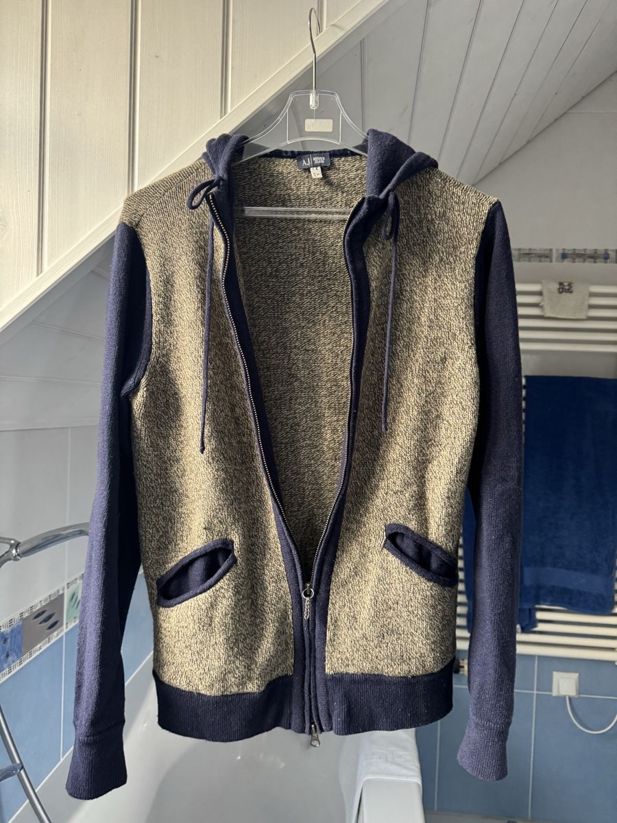 Armani Giacche: Armani Jeans gestrickte Jacke Grösse M – Usato da Trélex venduto da stripedthrift 2