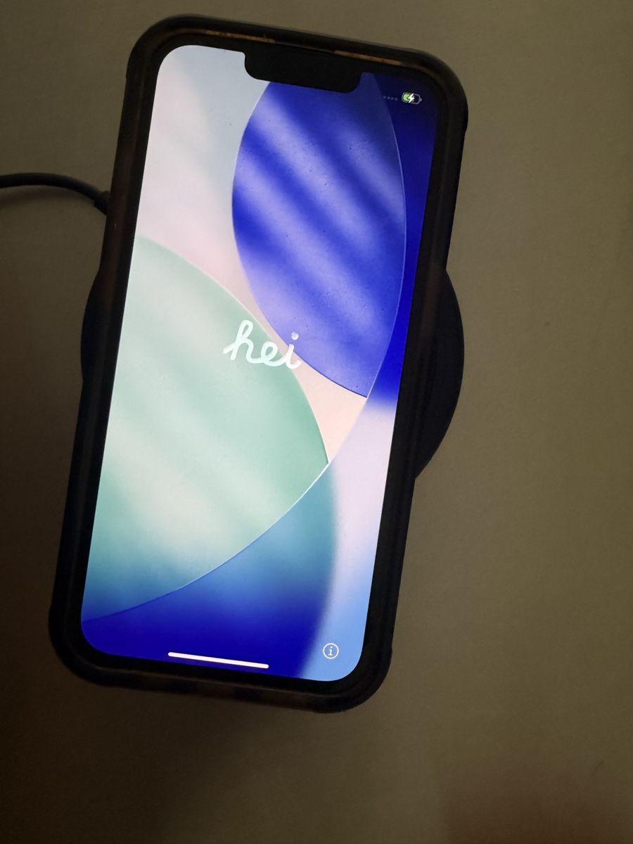 Apple Portables: Iphone 13 – 256 GB – D'occasion à Zürich par ang_9cz9 4