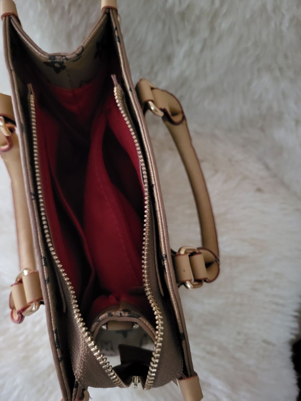 Borse da donna: kleine  Designer handtasche  von innen  – Nuovo (secondo la descrizione) da Zürich venduto da Shiva_15