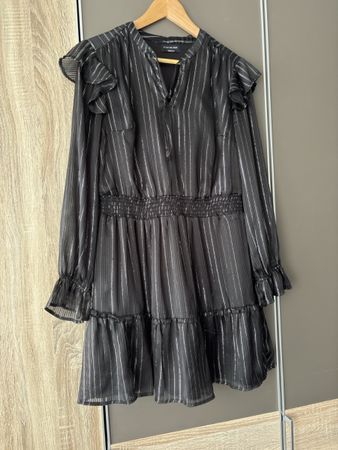 Kleid Yessicaschwarz gestreift Gr. 40 neuwertig