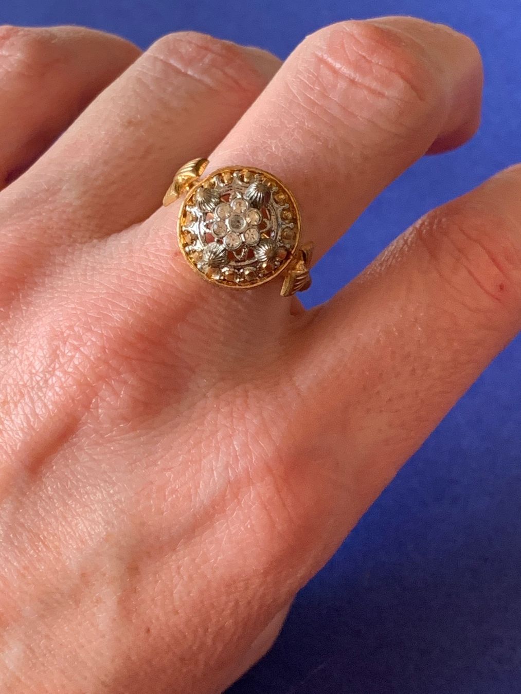 Anelli: Vergoldeter Ring Tempelblume (54) – Usato da Laufen venduto da Bellebellezza 3