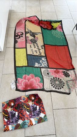 Foulard Schal Desigual colorée, légère estivale NEUVE