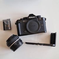 Nikon Z f Black + 40mm f/2 + Grip (+ Warranty/Garantie)