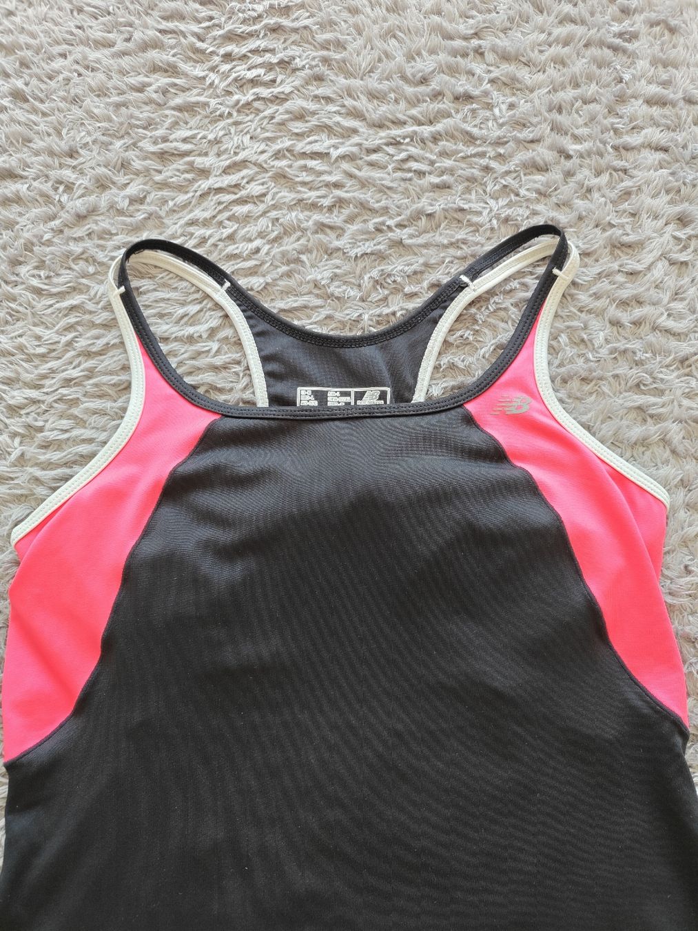 New Balance Top: New Balance Tank Top – Usato da Pieterlen venduto da Saemelili 1
