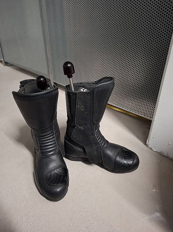Scarpe da uomo: Töffschuhe – Usato da Brüttisellen venduto da Bstar