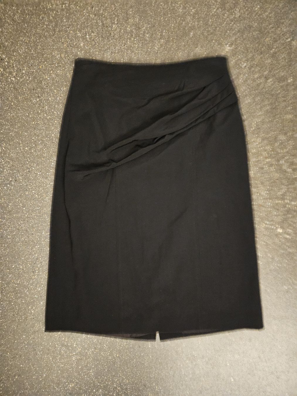 Max Mara Gonne: Max Mara Rock schwarz Grösse 42 neuwertig – Nuovo (secondo la descrizione) da Anwil venduto da tamoos