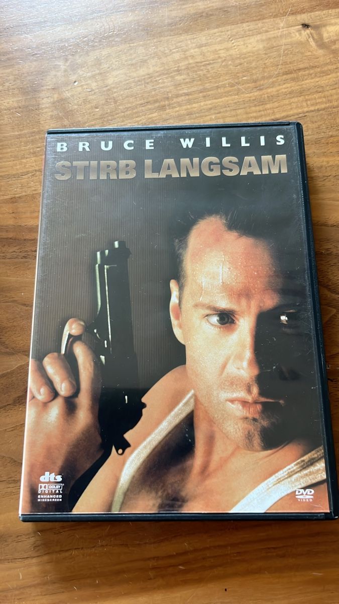 Tutti i DVDs: Action Klassiker: Stirb Langsam DVD mit Bruce Willis! – Usato da Steinebrunn venduto da batman06