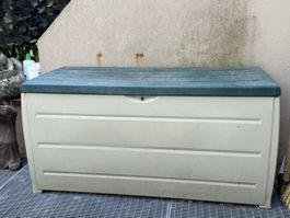Gartenbox Kunststoff beige grün gebrauchter Zustand