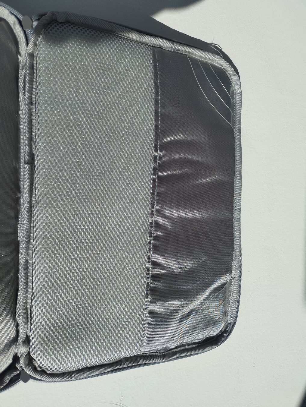 Taschen: Graue Laptoptasche, neu, praktisches Design! – Neu und originalverpackt aus Ostermundigen von Dinge1 3