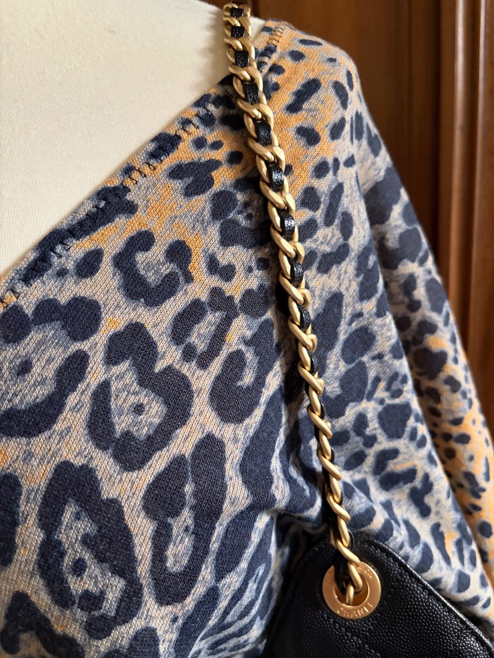 Maglioni & Felpe: Leopard Pullover Gr. L  Stil:  Chanel Métiers D'Art NEU – Nuovo (secondo la descrizione) da Interlaken venduto da Bona55 2