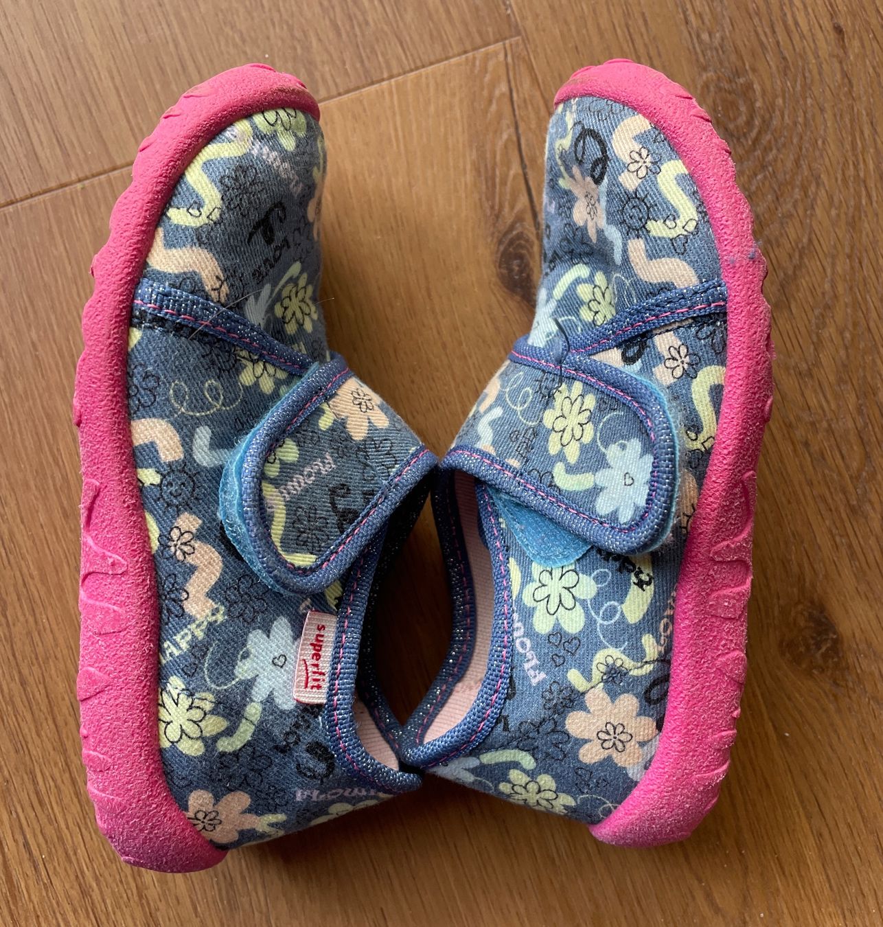 Superfit Scarpe per ragazzi: Finken/ Hausschuhe Superfit, Gr. 25 – Usato da Gümligen venduto da soleil149 2