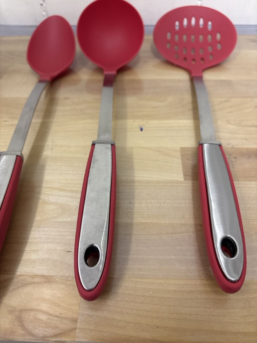 Cucchiai: Rote Küchenhelfer, 3er Set: Schöpflöffel, Löffel, Sieblöffel – Usato da Adliswil venduto da ninotschka7 1