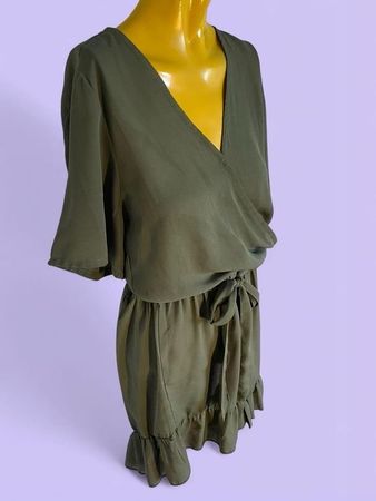 Robe portefeuille verte à volants - taille S