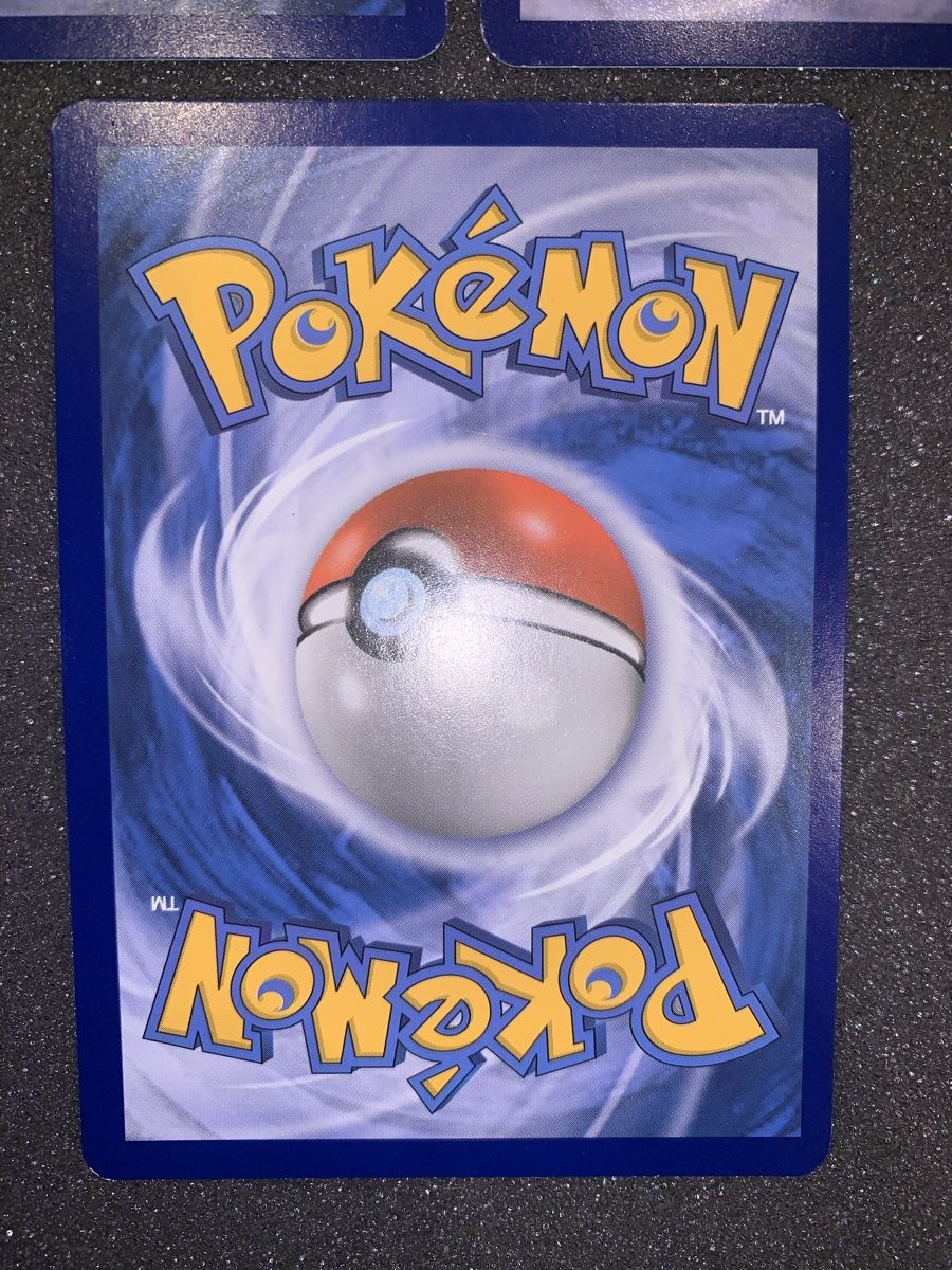 Pokémon Carte collezionabili:  Charizard Holo  Lot 3 pezzi – Usato da Bironico venduto da ars_z6lb 6