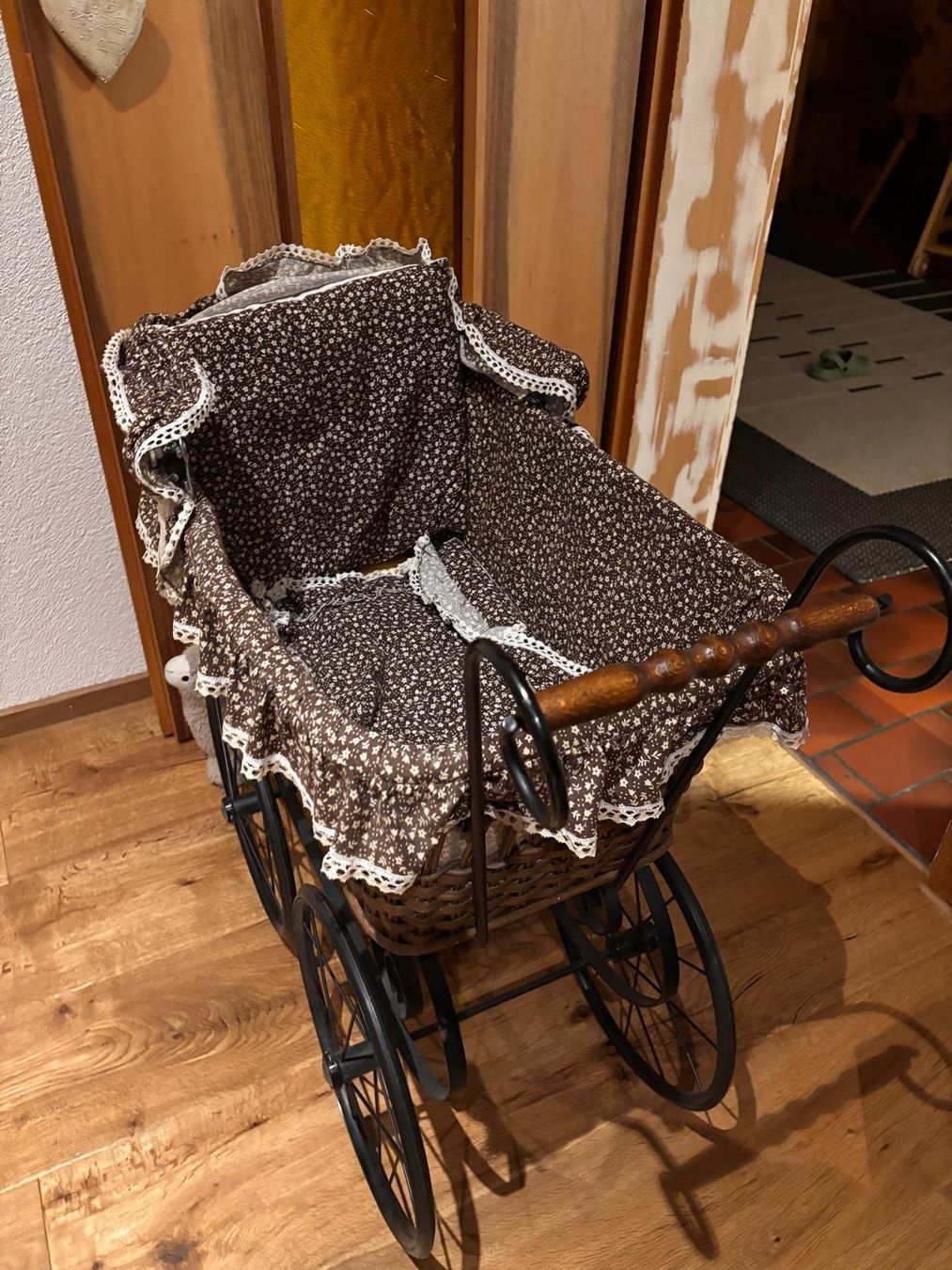 Carrozzine per bambole: Nostalgischer Puppenwagen, Top Zustand – Usato da Eschlikon TG venduto da joe_chf2 1