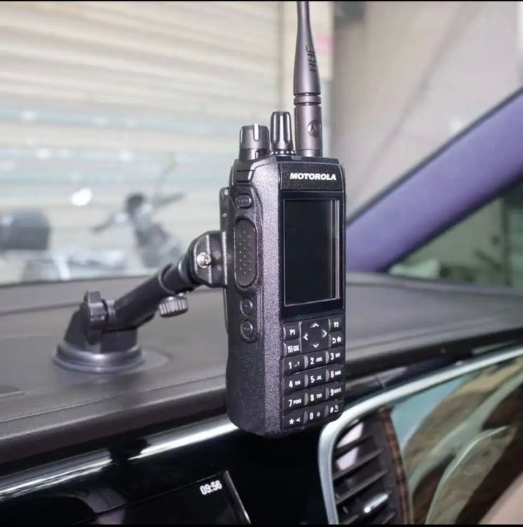CB-/Amateurfunk Handfunkgeräte-Autohalterung (Neu und originalverpackt ...