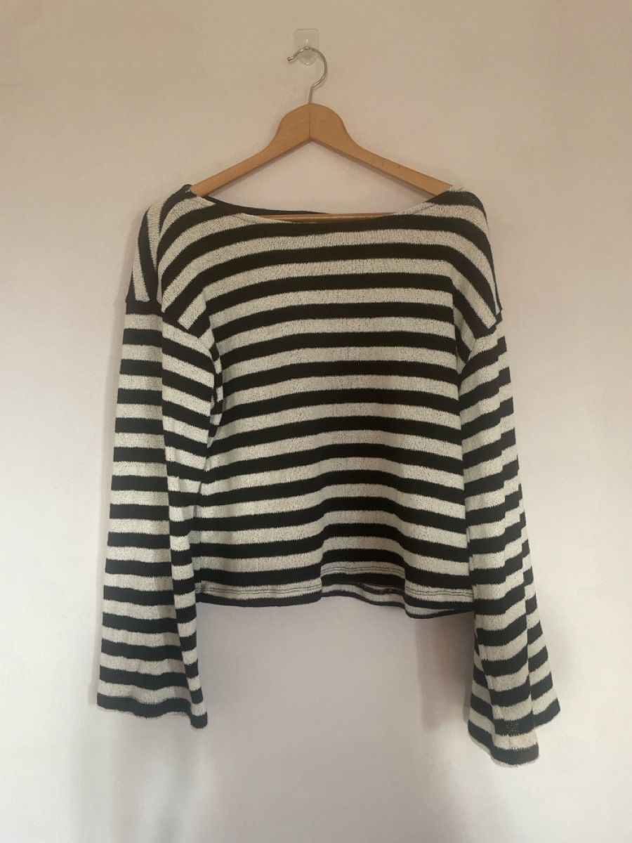 H&M Tops: Pull noir et blanc tricoté H&M – Gebraucht aus Lausanne von log_rrq7