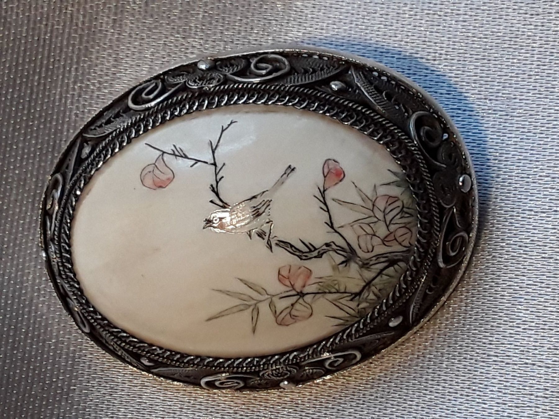Broschen & Nadeln: Antike fein bemalte Silber Brosche CHINA, ca 1920 – Gebraucht aus Zürich von sanwit 7