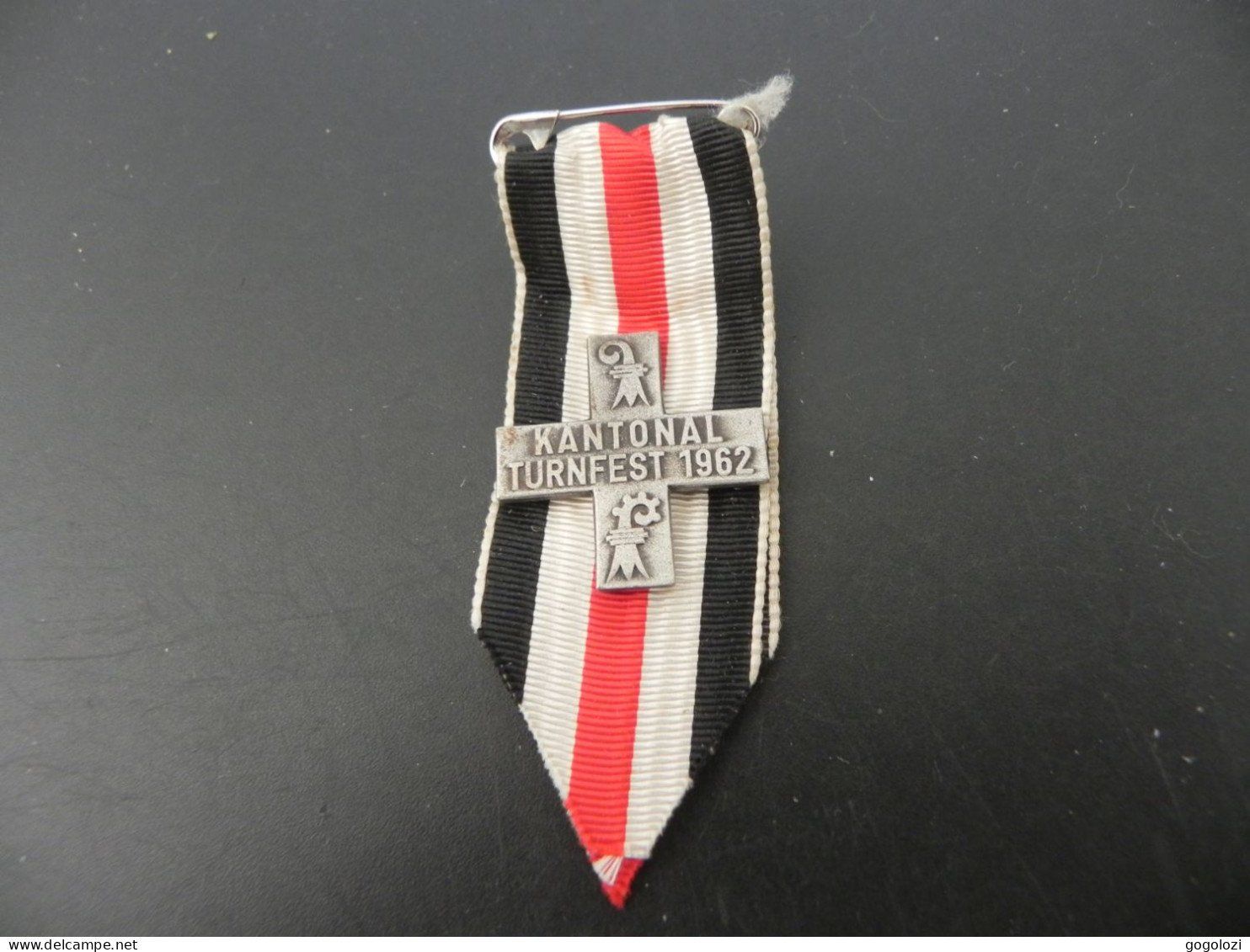 Broschen & Nadeln: Turnkreuz Beider Basel 1962 – Gebraucht aus Biel/Bienne von Gogolozi