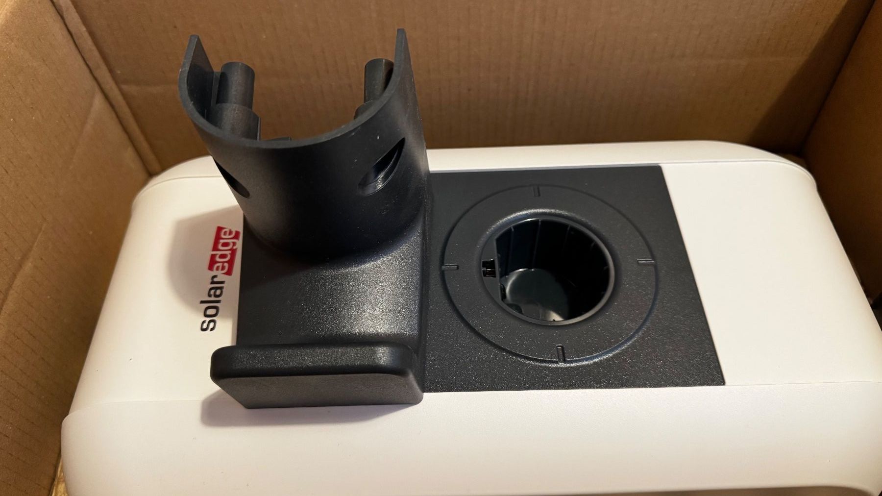 SolarEdge Batterie-Ladegeräte: Solar Edge EV charger SE-EVK22C00 – Gebraucht aus Chézard-St-Martin von Flytox 4