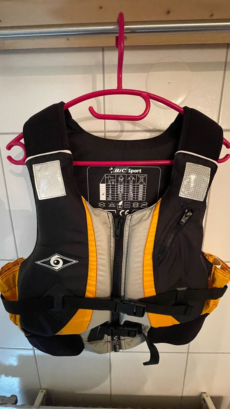 Gilet & Giacche: SUP Westen 2 Stk. – Usato da Heiligenschwendi venduto da Mute4 1