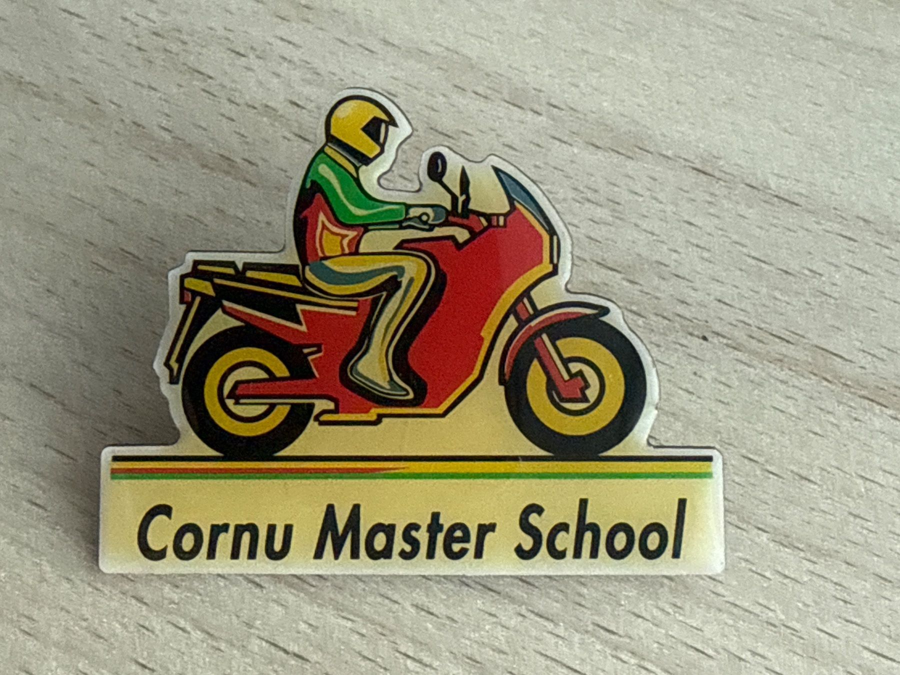 Plaketten & Abzeichen: Pin Cornu Master School – Gebraucht aus Glattbrugg von Schweigmatt