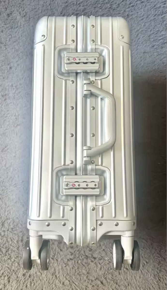 Valigie: Valise en aluminium  – Nuovo e nell'imballaggio originale da Grimisuat venduto da Kud05 1