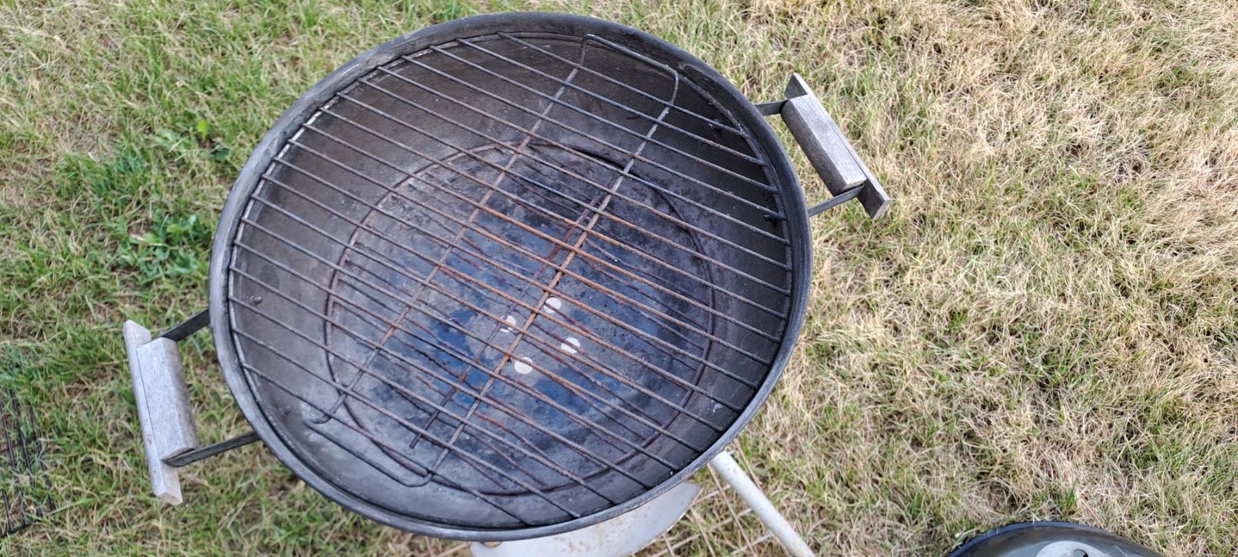 Grils: Kugelgrill, Holzhohle – D'occasion à Lengnau BE par AliasPi 2