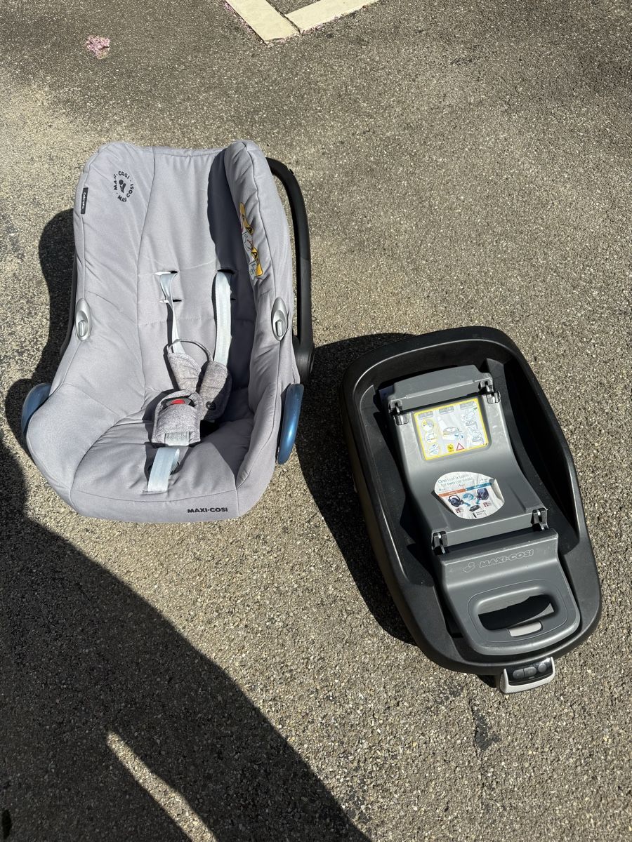 Maxi-Cosi Seggiolini per auto: Babyschale und Isofixstation – Usato da Märstetten venduto da Leusa01 1