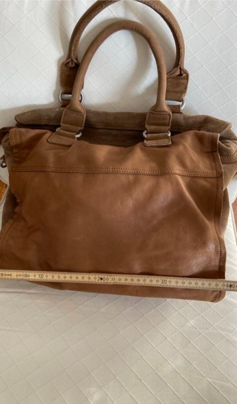 Liebeskind Taschen für Damen: Liebeskind Tasche Wildleder – Gebraucht aus Lömmenschwil von classico01 1