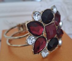 Vintage Bordeau Rote Steine