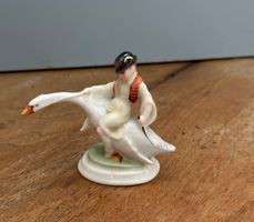 Herend Porzellanfigur – „Nil Holgersson mit Wildgans“