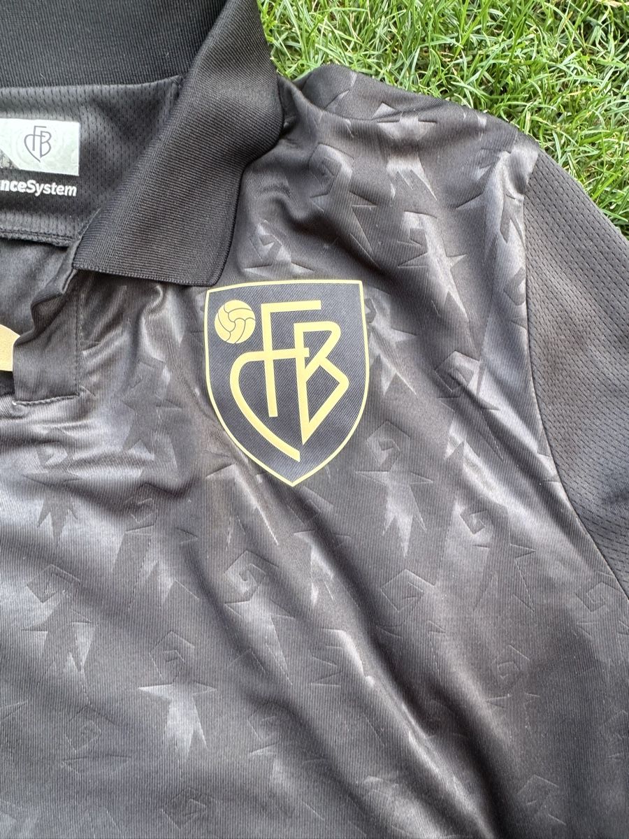 FC Bâle Maillots de corps & Pantalons: FC Basel Jubiläumstrikot XL – D'occasion à Dornach par Picasso81 2