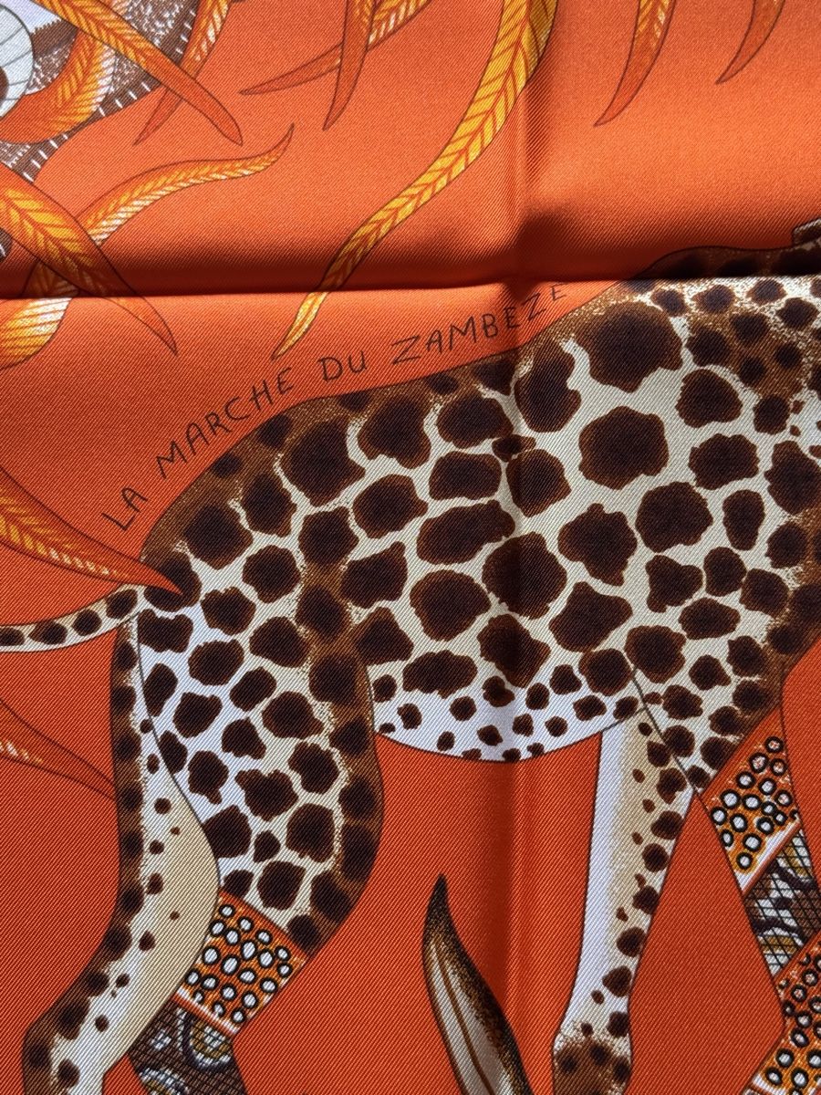 Hermès Foulard & Sciarpe: Hermès carré 90 Marche du Zambeze  – Nuovo e nell'imballaggio originale da Genève venduto da HappyLifestyle 6