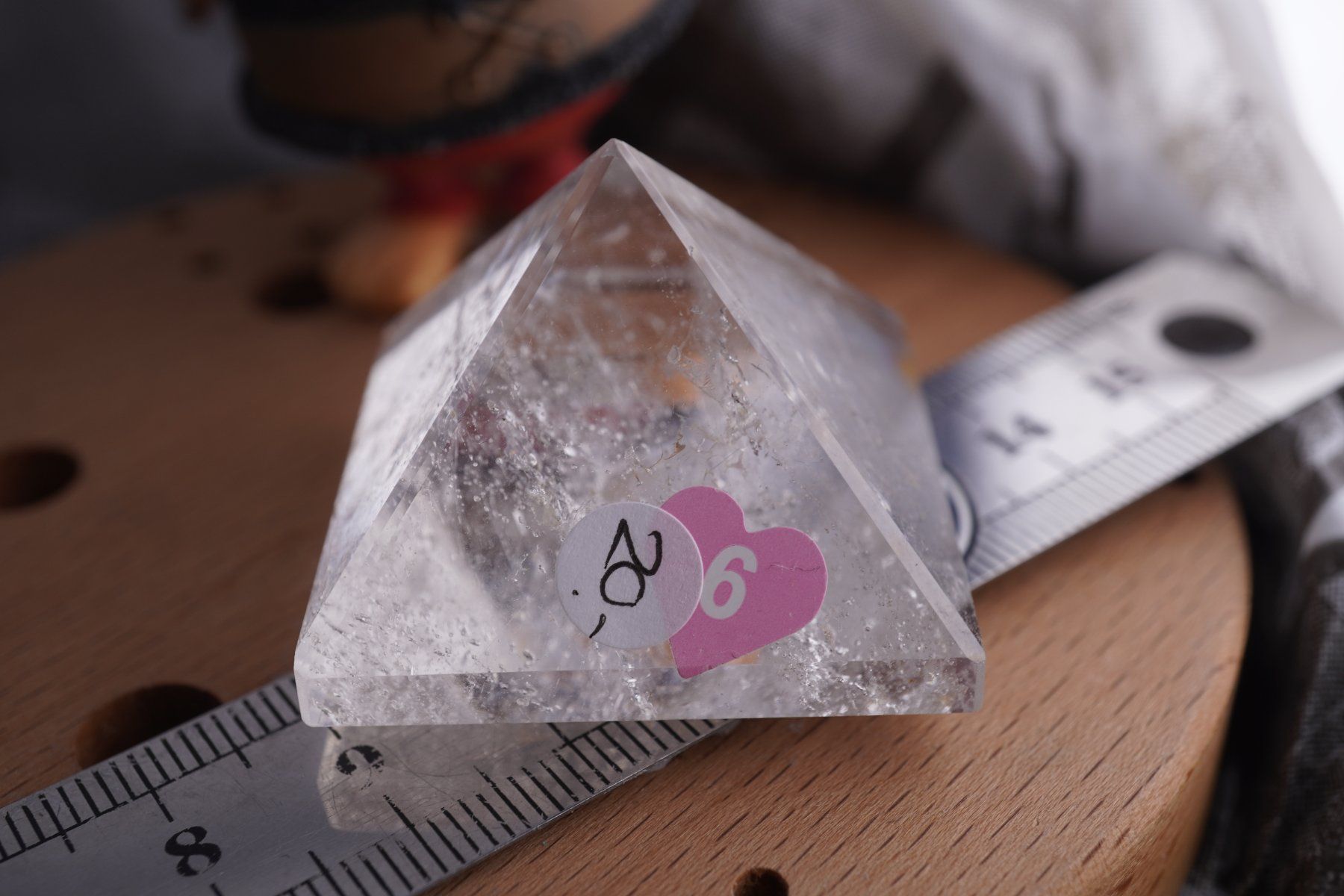 Mineralien & Heilsteine: Bergkristall Pyramide     40cm – Neu und originalverpackt aus Eschenbach SG von topstone 2
