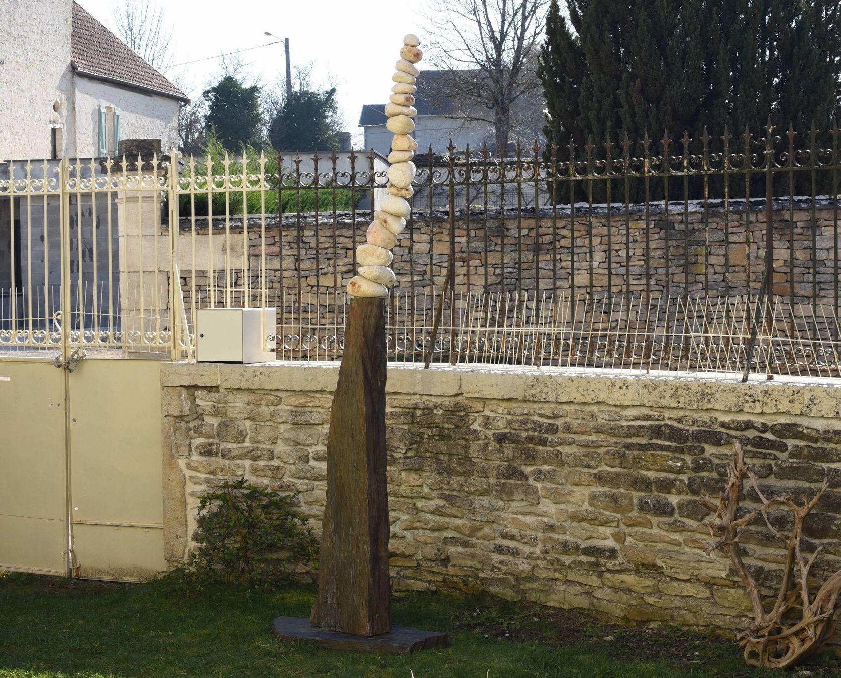 Skulpturen & Statuen: Sculpture composée par des galets beiges rosés – Neu (gemäss Beschreibung) aus GEMEAUX von MarcMugnierSculpture