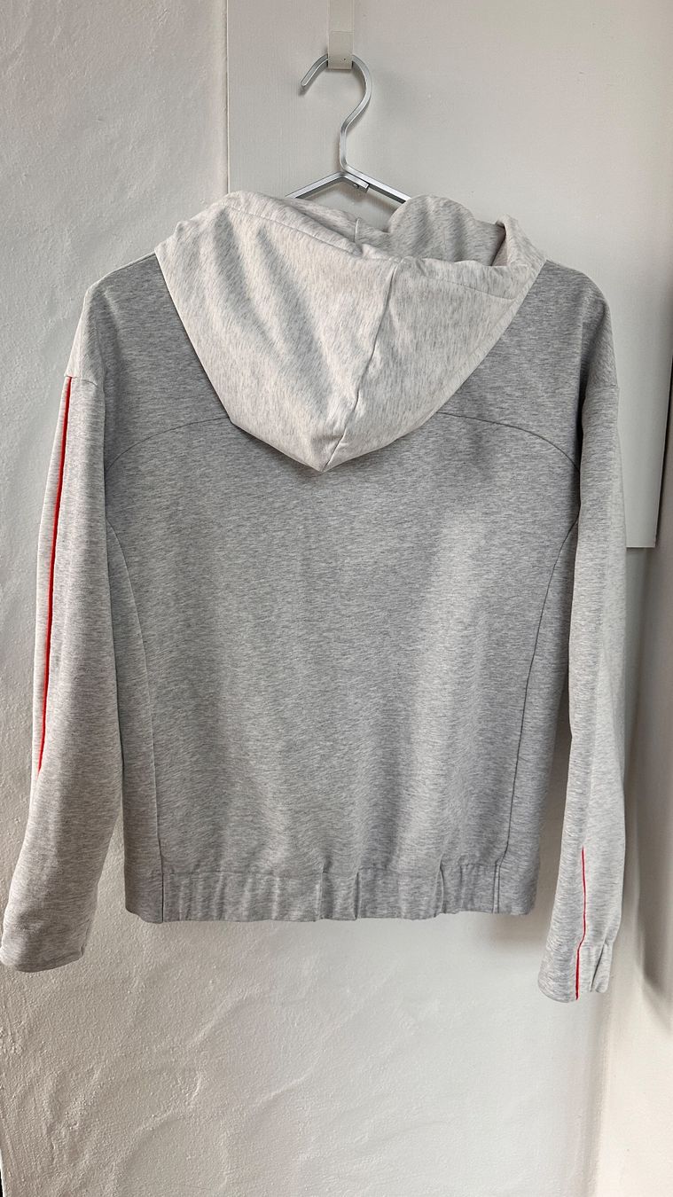 Bogner Giacche: Bogner Sweatjacke mit Kapuze, grau -- Grösse S – Usato da Niederrohrdorf venduto da gigerch 1