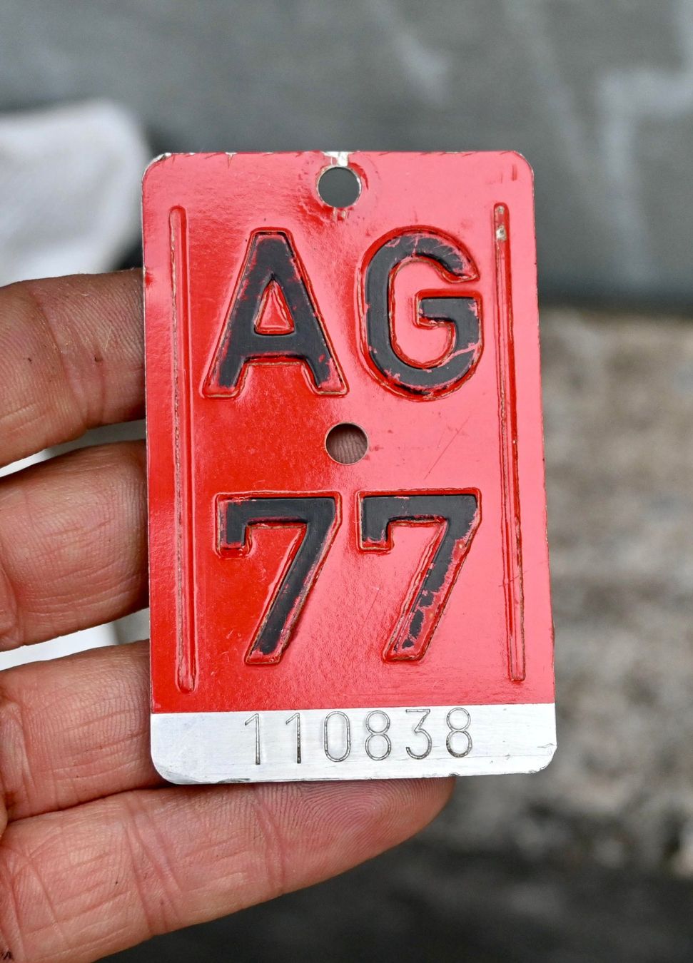 Insegne: Velonummer AG 77 von 1977 - Aargau – Usato da Pfaffhausen venduto da mono_rec 1