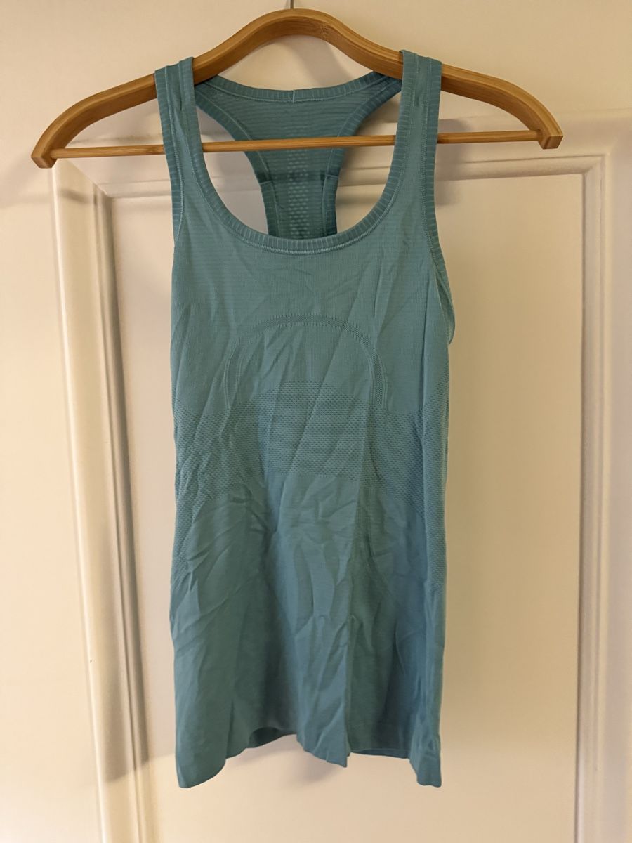 Lululemon Top: Lululemon Swiftly Tech Tank Top (long) Turquoise – Usato da Zürich venduto da mul_ldm9