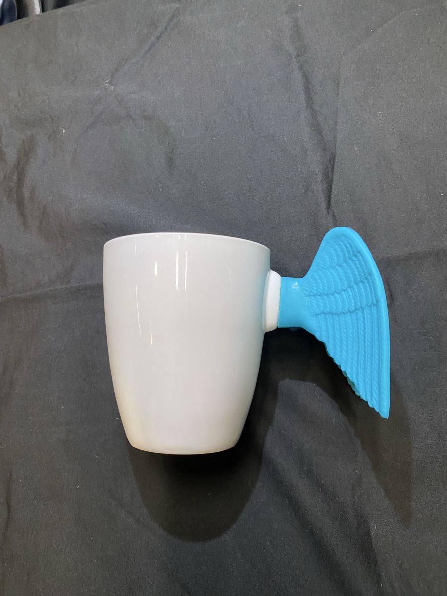 Tazze: Tasse à caffé ailes d’anges silicone jamais utilisée – Nuovo (secondo la descrizione) da St-Légier-Chiésaz venduto da fav_djb9