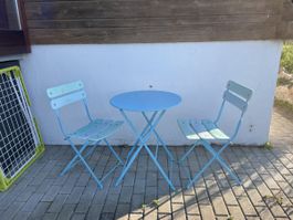 Gartentisch Set rund blau mit zwei Stühlen