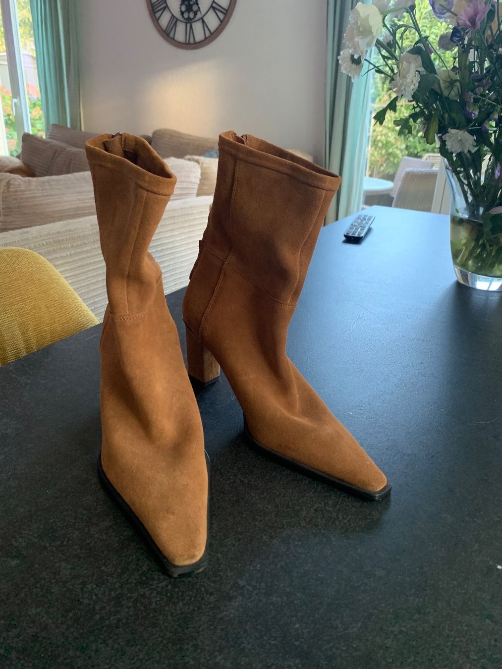 Zara Chaussures femmes: Bottines en daim Zara – Neuf avec emballage d'origine à Bouveret par Ahava74 1