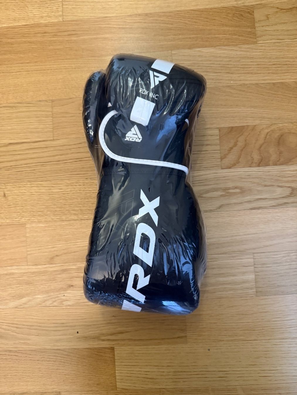 Guanti & manicotti: RDX F6 KARA Boxhandschuhe - 10 OZ – Nuovo e nell'imballaggio originale da Bülach venduto da Murmy 3
