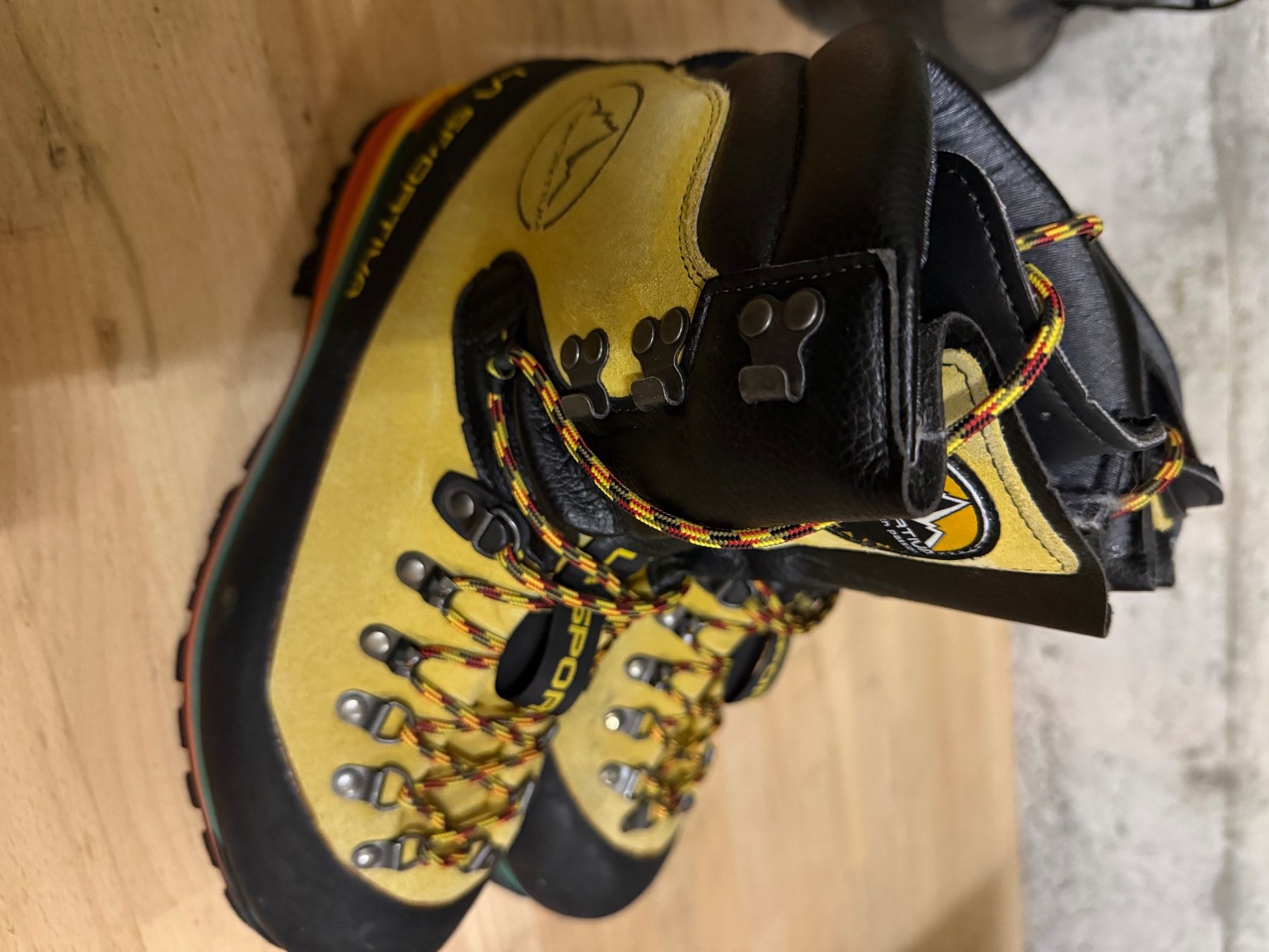 Scarpe da donna: Bergschuhe – Nuovo (secondo la descrizione) da Herrenschwanden venduto da pet_7vwf