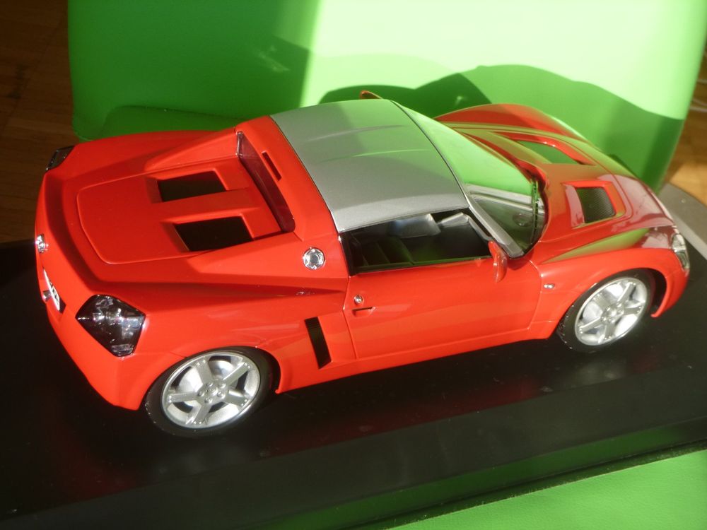 Maisto Porsche 911 Speedster en rouge
