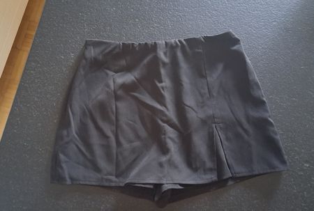 Sommer-Skort Damen schwarz Gr. S NEU